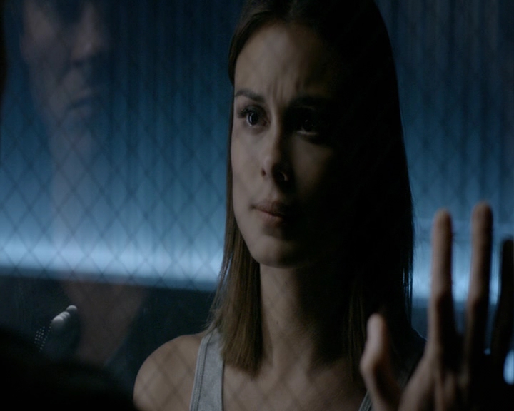 VampireDiaries-dot-nl_VampireDiaries-8x05ComingHomeWasAMistake0903.jpg