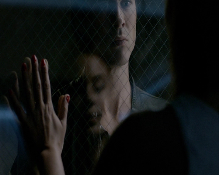 VampireDiaries-dot-nl_VampireDiaries-8x05ComingHomeWasAMistake0905.jpg