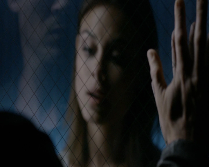 VampireDiaries-dot-nl_VampireDiaries-8x05ComingHomeWasAMistake0908.jpg