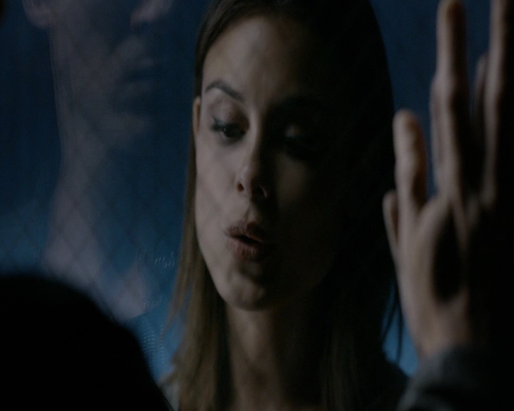 VampireDiaries-dot-nl_VampireDiaries-8x05ComingHomeWasAMistake0909.jpg