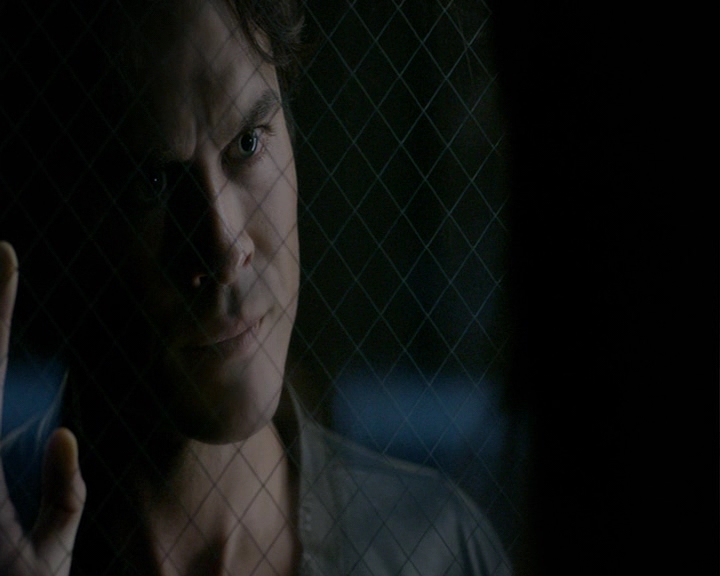 VampireDiaries-dot-nl_VampireDiaries-8x05ComingHomeWasAMistake0916.jpg