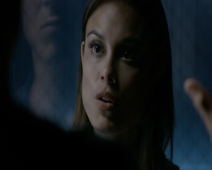 VampireDiaries-dot-nl_VampireDiaries-8x05ComingHomeWasAMistake0922.jpg