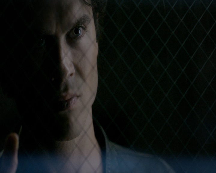 VampireDiaries-dot-nl_VampireDiaries-8x05ComingHomeWasAMistake0929.jpg