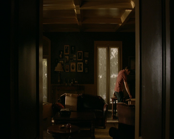 VampireDiaries-dot-nl_VampireDiaries-8x05ComingHomeWasAMistake0936.jpg