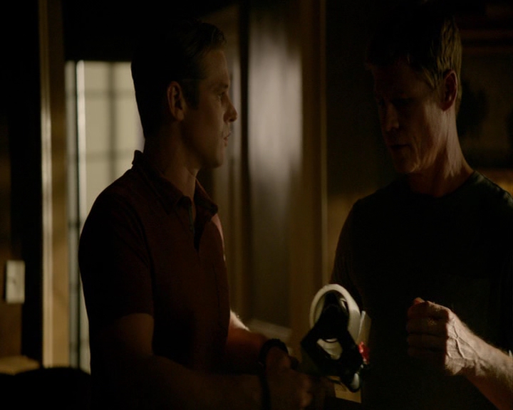 VampireDiaries-dot-nl_VampireDiaries-8x05ComingHomeWasAMistake0958.jpg