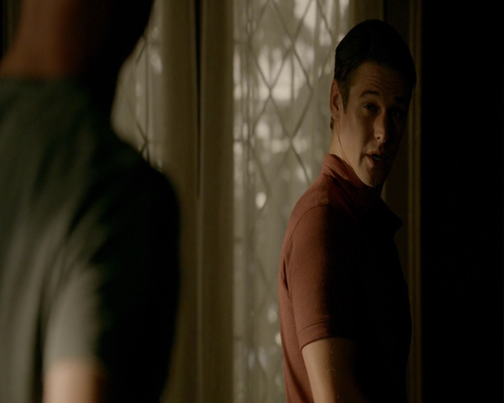 VampireDiaries-dot-nl_VampireDiaries-8x05ComingHomeWasAMistake0971.jpg