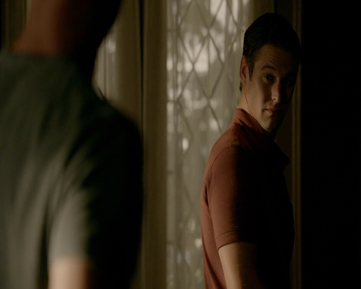 VampireDiaries-dot-nl_VampireDiaries-8x05ComingHomeWasAMistake0972.jpg