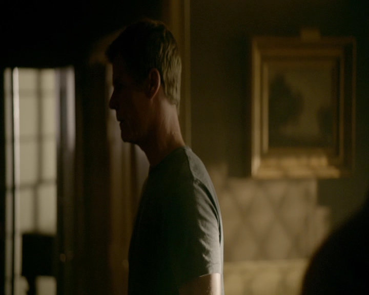 VampireDiaries-dot-nl_VampireDiaries-8x05ComingHomeWasAMistake0980.jpg