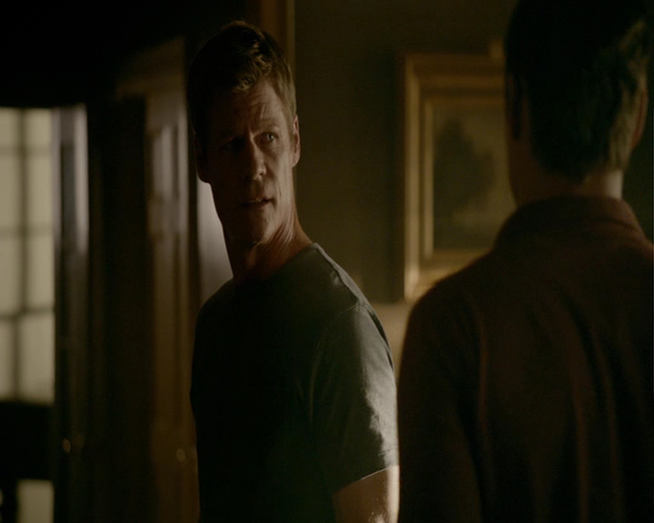 VampireDiaries-dot-nl_VampireDiaries-8x05ComingHomeWasAMistake0983.jpg