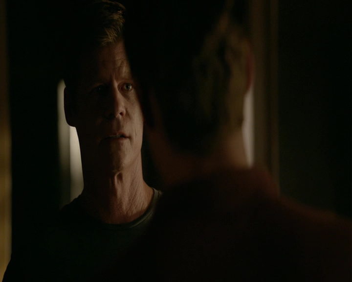 VampireDiaries-dot-nl_VampireDiaries-8x05ComingHomeWasAMistake0991.jpg