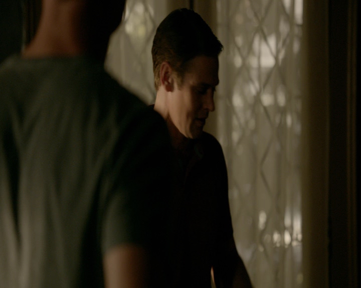 VampireDiaries-dot-nl_VampireDiaries-8x05ComingHomeWasAMistake0993.jpg