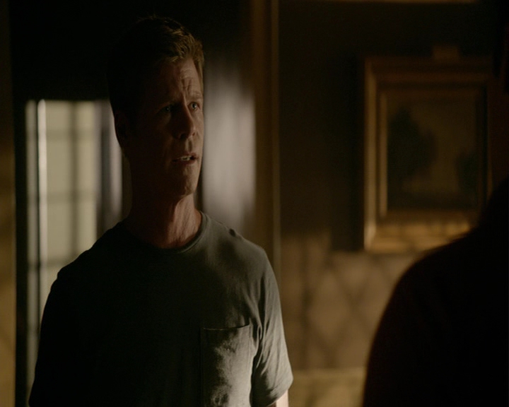 VampireDiaries-dot-nl_VampireDiaries-8x05ComingHomeWasAMistake1004.jpg