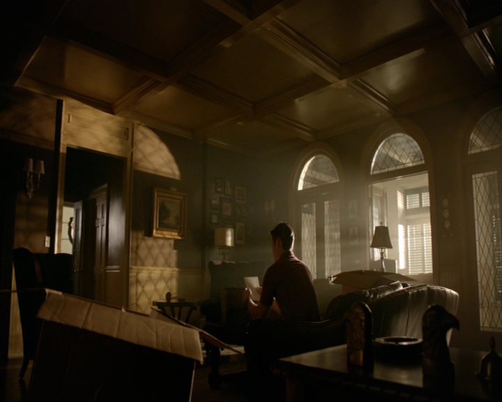 VampireDiaries-dot-nl_VampireDiaries-8x05ComingHomeWasAMistake1046.jpg