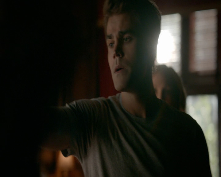 VampireDiaries-dot-nl_VampireDiaries-8x05ComingHomeWasAMistake1185.jpg