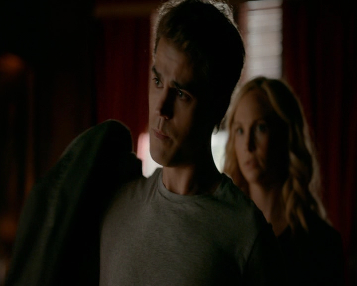 VampireDiaries-dot-nl_VampireDiaries-8x05ComingHomeWasAMistake1187.jpg