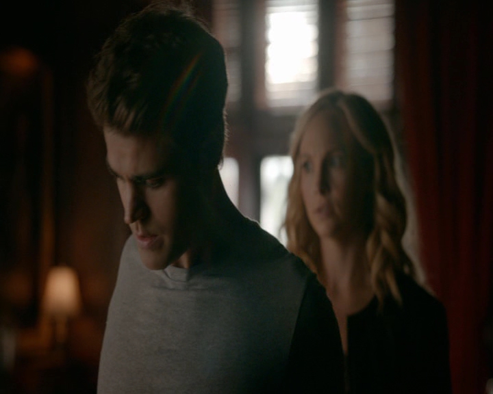 VampireDiaries-dot-nl_VampireDiaries-8x05ComingHomeWasAMistake1188.jpg