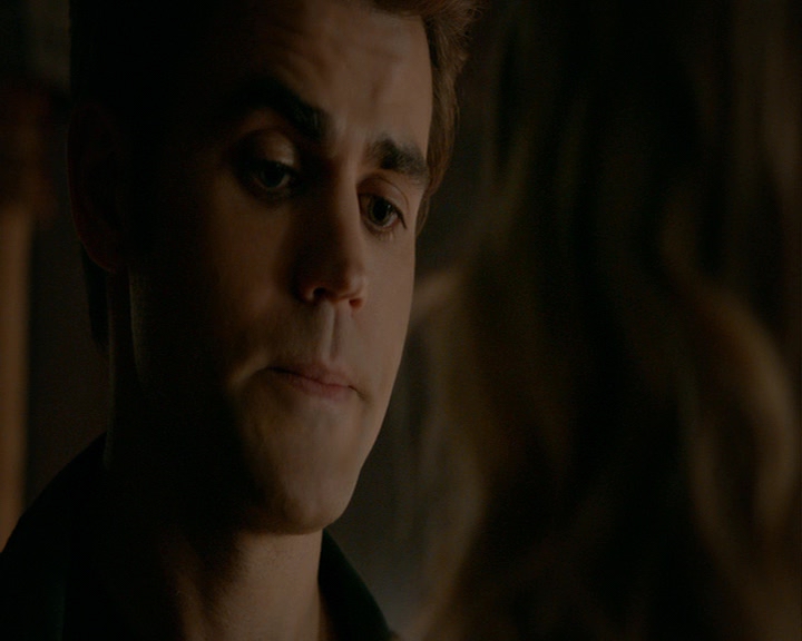 VampireDiaries-dot-nl_VampireDiaries-8x05ComingHomeWasAMistake1196.jpg