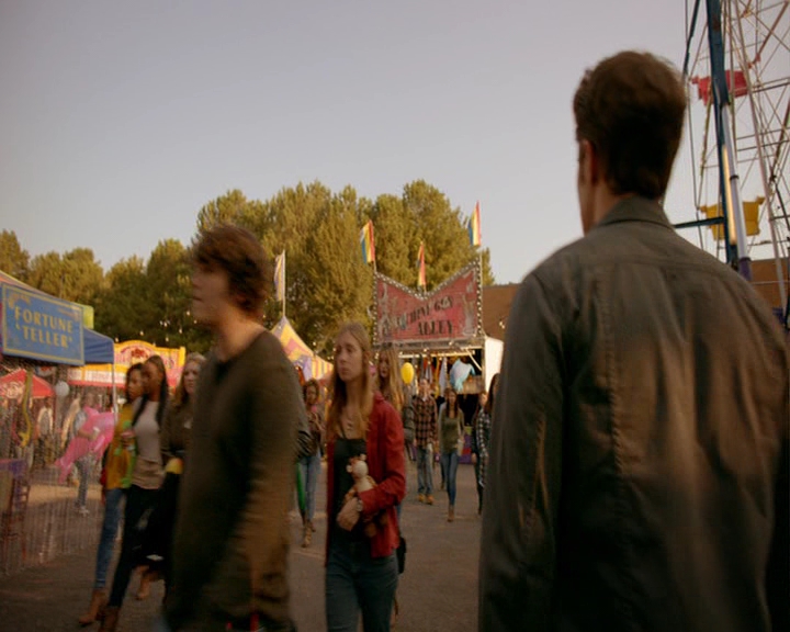 VampireDiaries-dot-nl_VampireDiaries-8x05ComingHomeWasAMistake1331.jpg