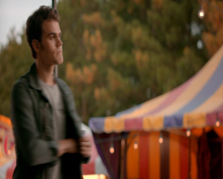 VampireDiaries-dot-nl_VampireDiaries-8x05ComingHomeWasAMistake1460.jpg