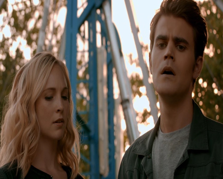 VampireDiaries-dot-nl_VampireDiaries-8x05ComingHomeWasAMistake1490.jpg