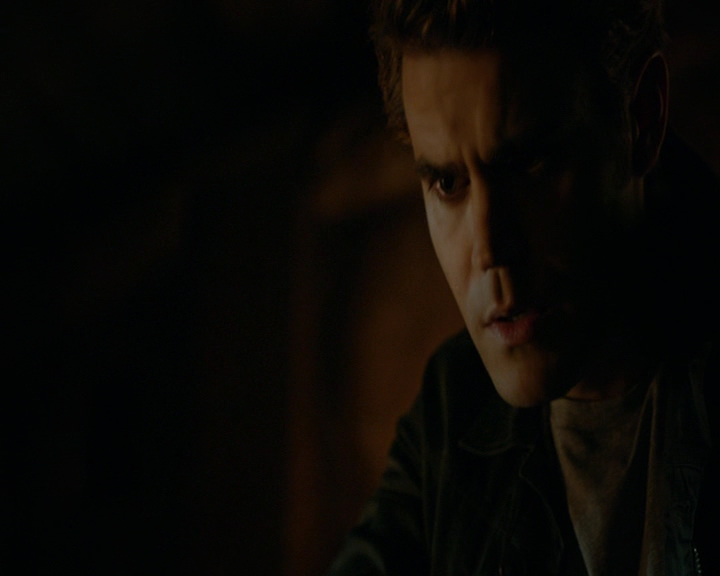 VampireDiaries-dot-nl_VampireDiaries-8x05ComingHomeWasAMistake1797.jpg