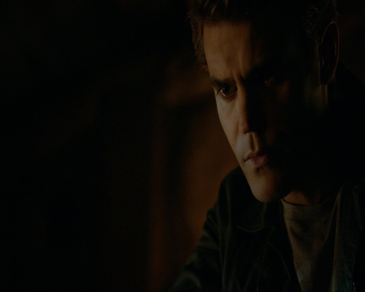 VampireDiaries-dot-nl_VampireDiaries-8x05ComingHomeWasAMistake1801.jpg