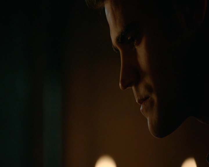 VampireDiaries-dot-nl_VampireDiaries-8x05ComingHomeWasAMistake1805.jpg