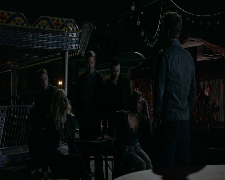 VampireDiaries-dot-nl_VampireDiaries-8x05ComingHomeWasAMistake2009.jpg