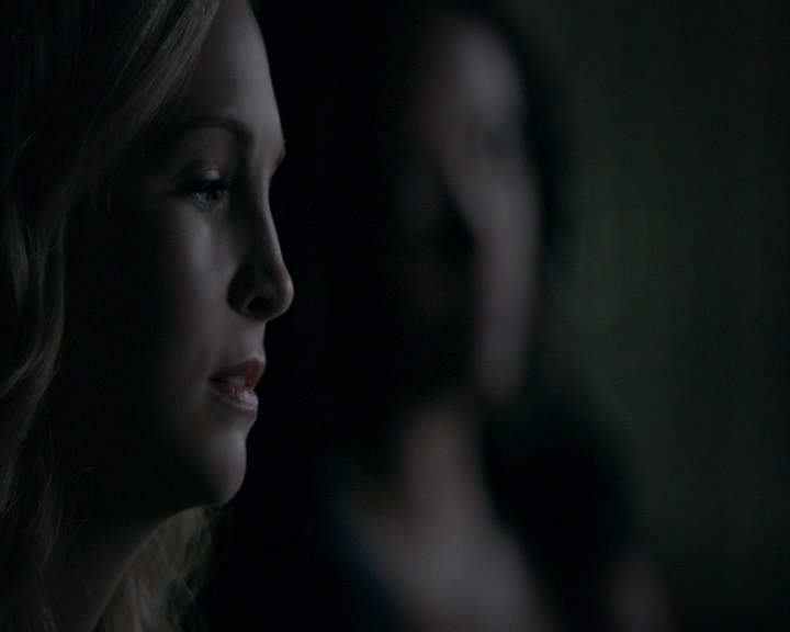 VampireDiaries-dot-nl_VampireDiaries-8x05ComingHomeWasAMistake2046.jpg