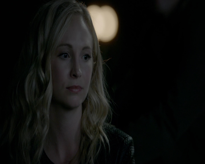 VampireDiaries-dot-nl_VampireDiaries-8x05ComingHomeWasAMistake2055.jpg