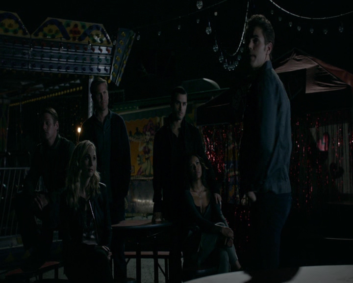 VampireDiaries-dot-nl_VampireDiaries-8x05ComingHomeWasAMistake2074.jpg