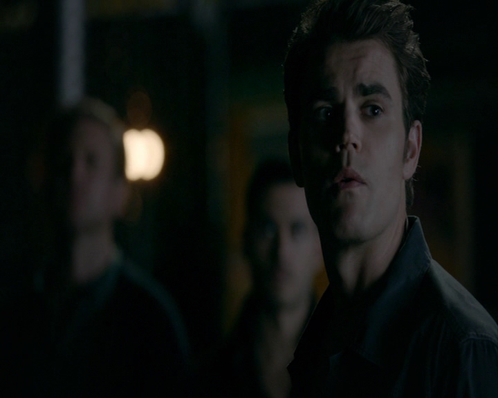 VampireDiaries-dot-nl_VampireDiaries-8x05ComingHomeWasAMistake2079.jpg