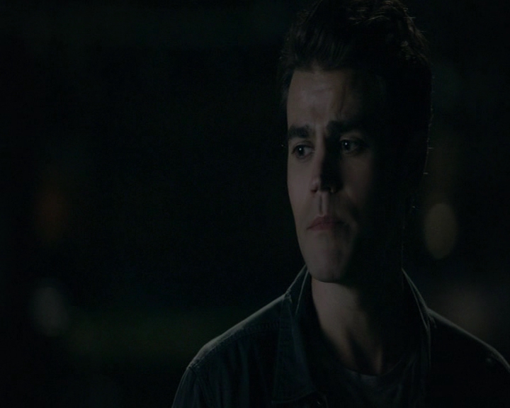 VampireDiaries-dot-nl_VampireDiaries-8x05ComingHomeWasAMistake2087.jpg