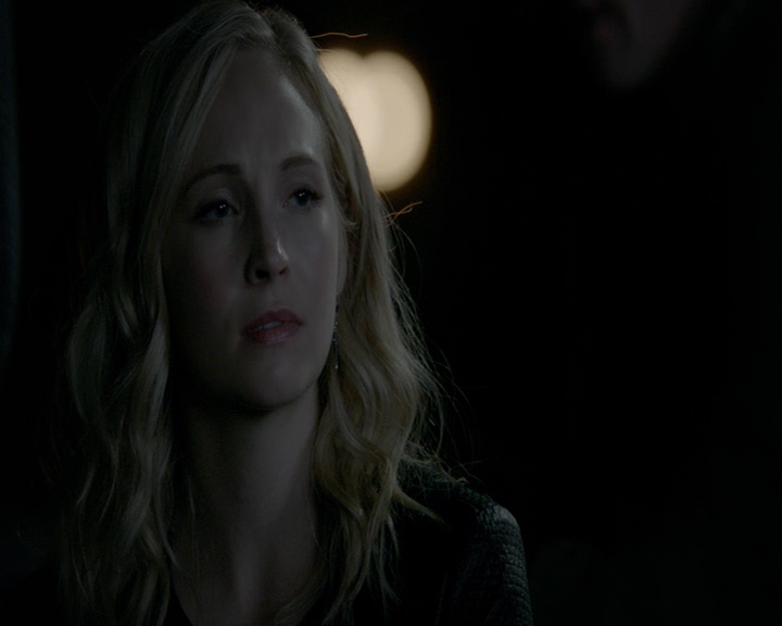 VampireDiaries-dot-nl_VampireDiaries-8x05ComingHomeWasAMistake2092.jpg