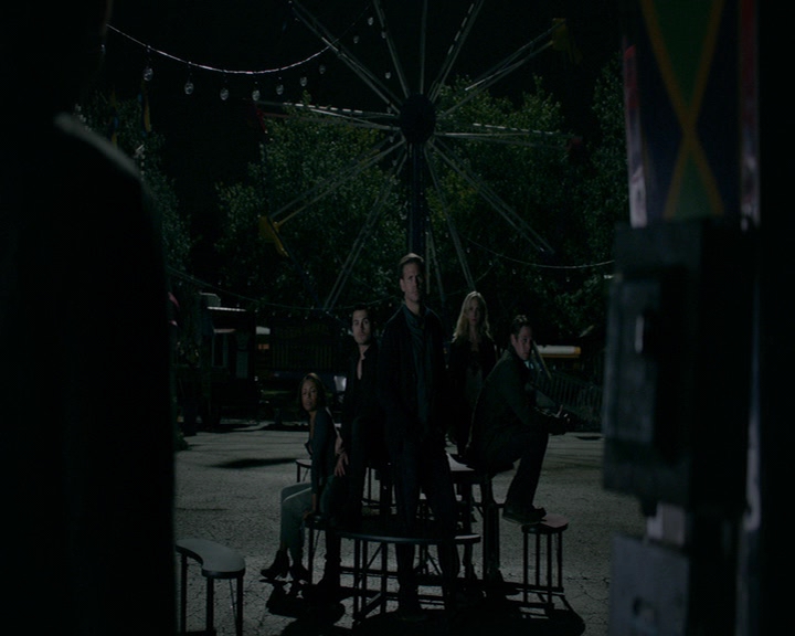 VampireDiaries-dot-nl_VampireDiaries-8x05ComingHomeWasAMistake2101.jpg