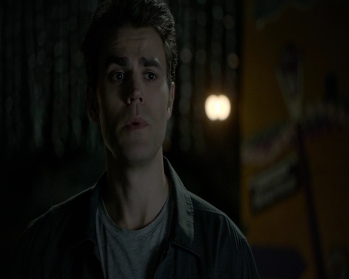 VampireDiaries-dot-nl_VampireDiaries-8x05ComingHomeWasAMistake2105.jpg