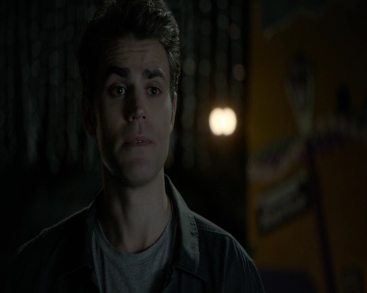 VampireDiaries-dot-nl_VampireDiaries-8x05ComingHomeWasAMistake2106.jpg