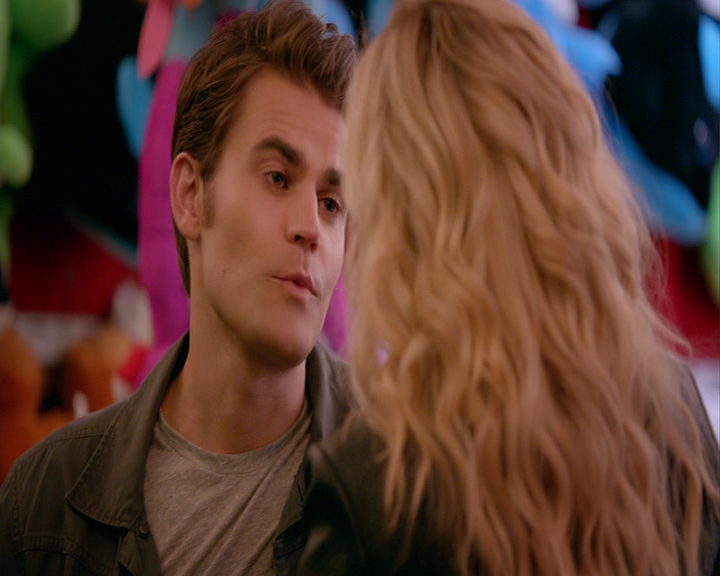 VampireDiaries-dot-nl_VampireDiaries-8x05ComingHomeWasAMistake2157.jpg