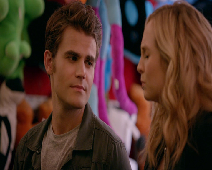 VampireDiaries-dot-nl_VampireDiaries-8x05ComingHomeWasAMistake2166.jpg