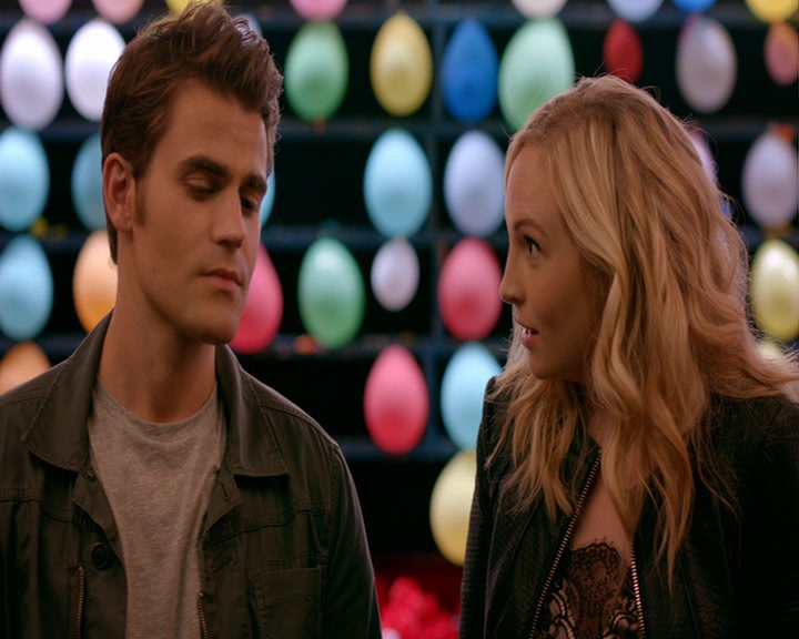 VampireDiaries-dot-nl_VampireDiaries-8x05ComingHomeWasAMistake2170.jpg