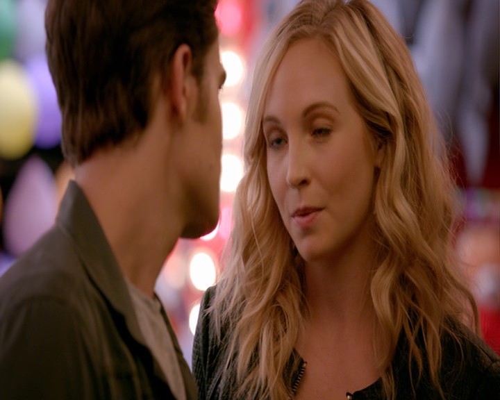 VampireDiaries-dot-nl_VampireDiaries-8x05ComingHomeWasAMistake2183.jpg