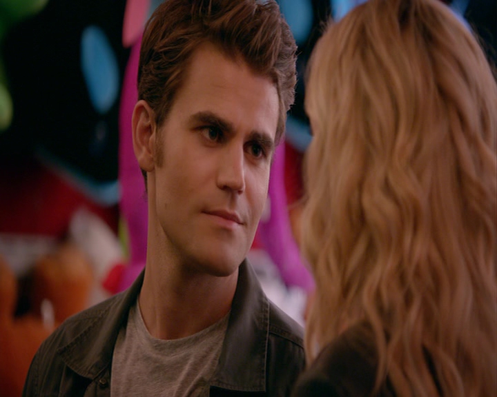 VampireDiaries-dot-nl_VampireDiaries-8x05ComingHomeWasAMistake2185.jpg