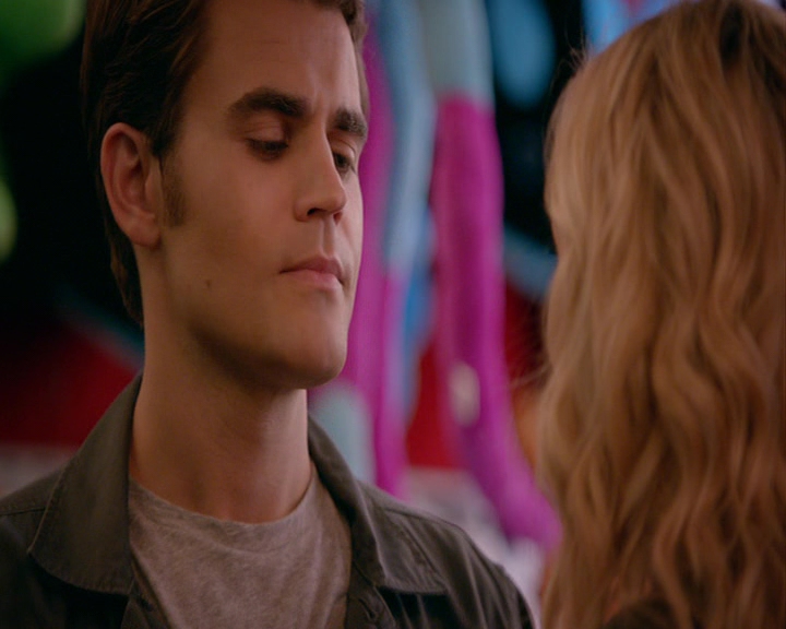 VampireDiaries-dot-nl_VampireDiaries-8x05ComingHomeWasAMistake2190.jpg