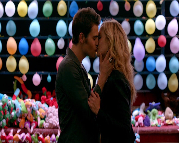 VampireDiaries-dot-nl_VampireDiaries-8x05ComingHomeWasAMistake2195.jpg