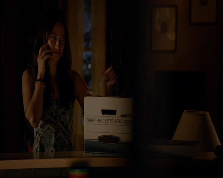 VampireDiaries-dot-nl_VampireDiaries-8x05ComingHomeWasAMistake2209.jpg