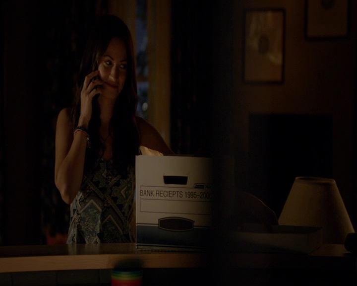 VampireDiaries-dot-nl_VampireDiaries-8x05ComingHomeWasAMistake2210.jpg