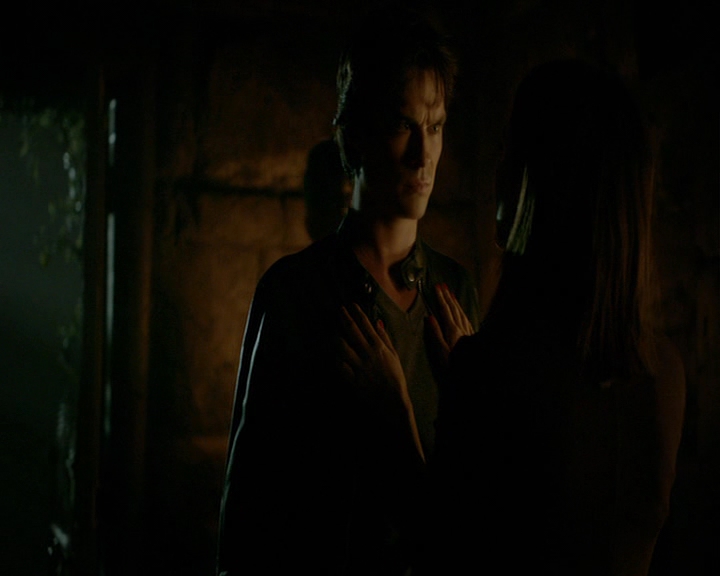 VampireDiaries-dot-nl_VampireDiaries-8x05ComingHomeWasAMistake2266.jpg