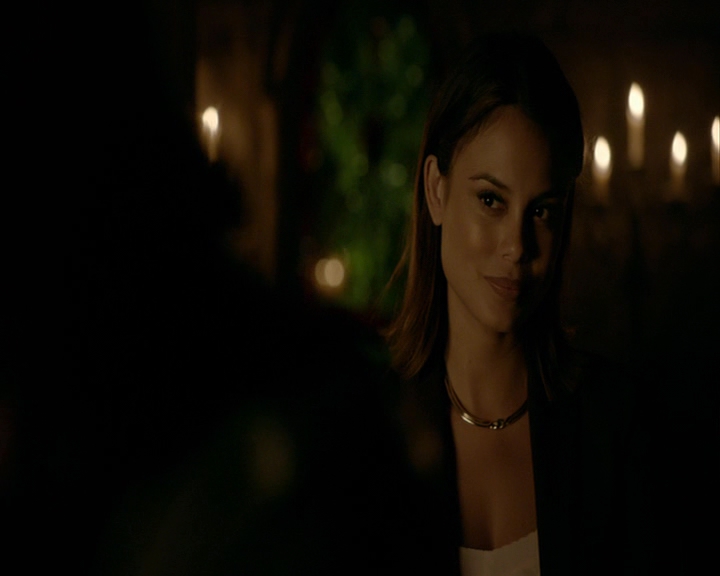 VampireDiaries-dot-nl_VampireDiaries-8x05ComingHomeWasAMistake2277.jpg