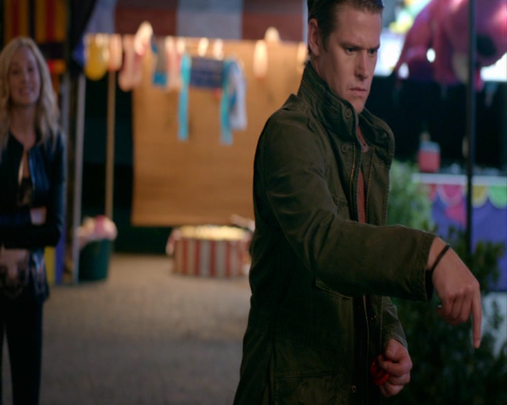 VampireDiaries-dot-nl_VampireDiaries-8x05ComingHomeWasAMistake2282.jpg