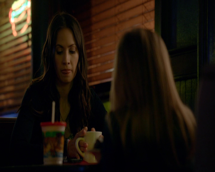 VampireDiaries-dot-nl_VampireDiaries-8x06DetouredOnSomeRandomBackwoodsPathToHell0028.jpg